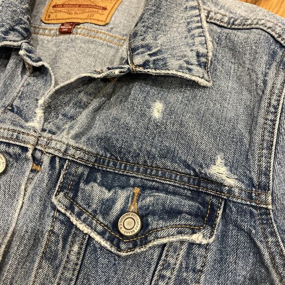 Lucky Brand Jean Jacket Tomboy Trucker Button Front Distressed Women Size Large - Picture 5 of 13